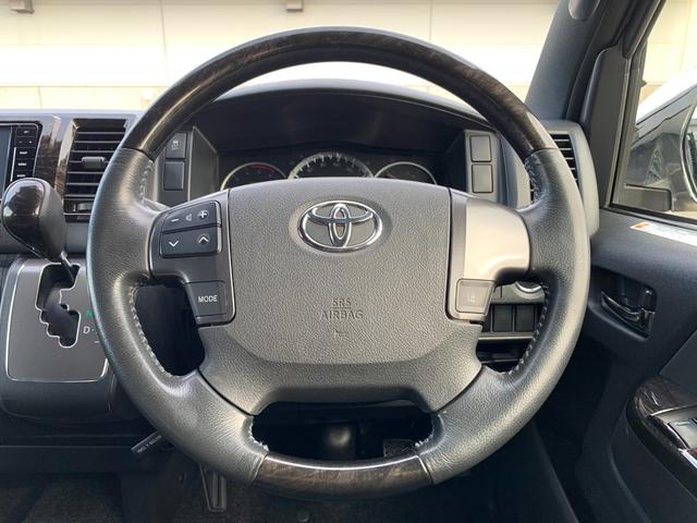 ハイエースバン スーパーＧＬ　ダークプライムＩＩ　４ＷＤ　禁煙車　ベッドキット　ＳＤナビフルセグＴＶ　バックカメラ　記録簿　ＥＴＣ　衝突被害軽減装置　ハーフレザー　イージークローズ付両側スライドドア　ＬＥＤオートライト　スマートキー　オートエアコン（4枚目）