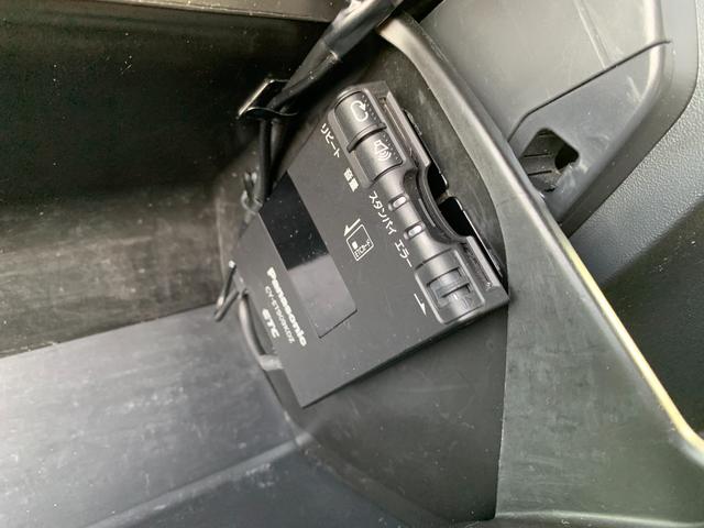 ハイエースバン スーパーＧＬ　ダークプライムＩＩ　４ＷＤ　禁煙車　ベッドキット　ＳＤナビフルセグＴＶ　バックカメラ　記録簿　ＥＴＣ　衝突被害軽減装置　ハーフレザー　イージークローズ付両側スライドドア　ＬＥＤオートライト　スマートキー　オートエアコン（15枚目）