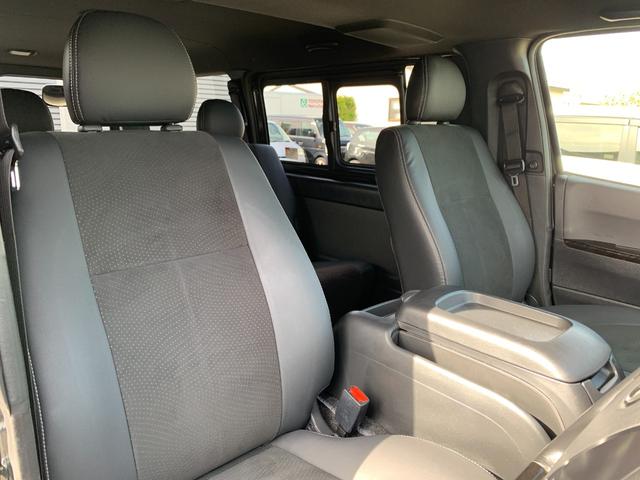 ハイエースバン スーパーＧＬ　ダークプライムＩＩ　４ＷＤ　禁煙車　ベッドキット　ＳＤナビフルセグＴＶ　バックカメラ　記録簿　ＥＴＣ　衝突被害軽減装置　ハーフレザー　イージークローズ付両側スライドドア　ＬＥＤオートライト　スマートキー　オートエアコン（21枚目）