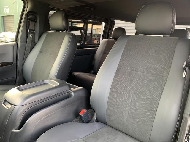 ハイエースバン スーパーＧＬ　ダークプライムＩＩ　４ＷＤ　禁煙車　ベッドキット　ＳＤナビフルセグＴＶ　バックカメラ　記録簿　ＥＴＣ　衝突被害軽減装置　ハーフレザー　イージークローズ付両側スライドドア　ＬＥＤオートライト　スマートキー　オートエアコン（23枚目）