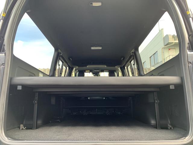 ハイエースバン スーパーＧＬ　ダークプライムＩＩ　４ＷＤ　禁煙車　ベッドキット　ＳＤナビフルセグＴＶ　バックカメラ　記録簿　ＥＴＣ　衝突被害軽減装置　ハーフレザー　イージークローズ付両側スライドドア　ＬＥＤオートライト　スマートキー　オートエアコン（32枚目）