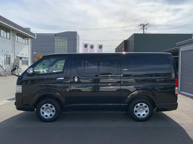 ハイエースバン スーパーＧＬ　ダークプライムＩＩ　４ＷＤ　禁煙車　ベッドキット　ＳＤナビフルセグＴＶ　バックカメラ　記録簿　ＥＴＣ　衝突被害軽減装置　ハーフレザー　イージークローズ付両側スライドドア　ＬＥＤオートライト　スマートキー　オートエアコン（37枚目）