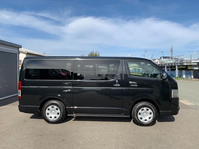 ハイエースバン スーパーＧＬ　ダークプライムＩＩ　４ＷＤ　禁煙車　ベッドキット　ＳＤナビフルセグＴＶ　バックカメラ　記録簿　ＥＴＣ　衝突被害軽減装置　ハーフレザー　イージークローズ付両側スライドドア　ＬＥＤオートライト　スマートキー　オートエアコン（41枚目）