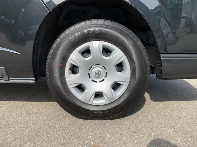 ハイエースバン スーパーＧＬ　ダークプライムＩＩ　４ＷＤ　禁煙車　ベッドキット　ＳＤナビフルセグＴＶ　バックカメラ　記録簿　ＥＴＣ　衝突被害軽減装置　ハーフレザー　イージークローズ付両側スライドドア　ＬＥＤオートライト　スマートキー　オートエアコン（50枚目）