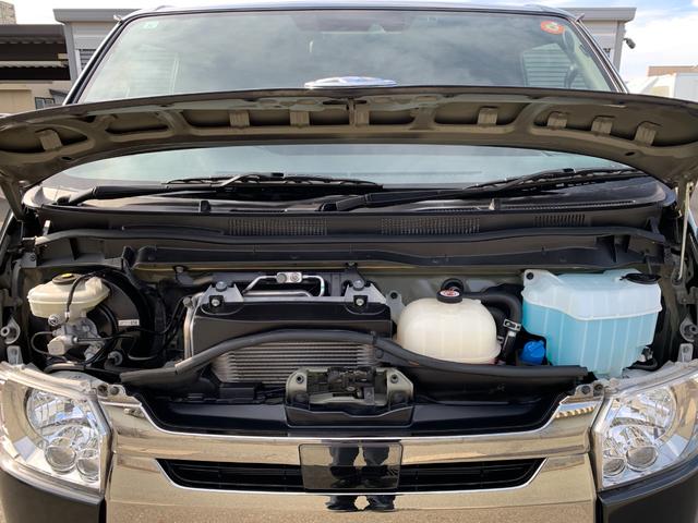 ハイエースバン スーパーＧＬ　ダークプライムＩＩ　４ＷＤ　禁煙車　ベッドキット　ＳＤナビフルセグＴＶ　バックカメラ　記録簿　ＥＴＣ　衝突被害軽減装置　ハーフレザー　イージークローズ付両側スライドドア　ＬＥＤオートライト　スマートキー　オートエアコン（57枚目）