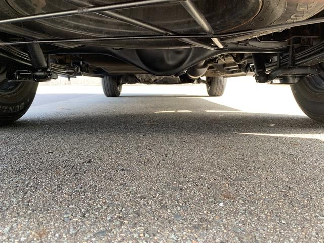 ハイエースバン スーパーＧＬ　ダークプライムＩＩ　４ＷＤ　禁煙車　ベッドキット　ＳＤナビフルセグＴＶ　バックカメラ　記録簿　ＥＴＣ　衝突被害軽減装置　ハーフレザー　イージークローズ付両側スライドドア　ＬＥＤオートライト　スマートキー　オートエアコン（58枚目）