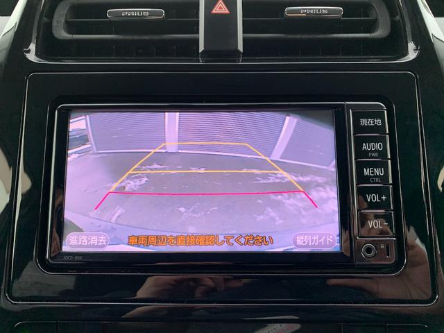 プリウス Ｓ　４ＷＤ　純正ＳＤナビＴＶ　バックカメラ　点検整備記録簿　純正１５インチＡＷ　ビルトインＥＴＣ　ＬＥＤオートライト　プライバシーガラス　スマートキー　プッシュスタート　横滑り防止装置　電動格納ミラー（10枚目）