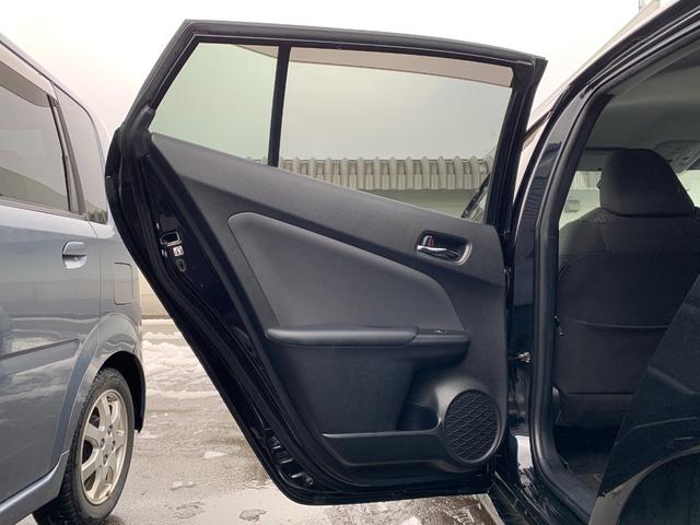 プリウス Ｓ　４ＷＤ　純正ＳＤナビＴＶ　バックカメラ　点検整備記録簿　純正１５インチＡＷ　ビルトインＥＴＣ　ＬＥＤオートライト　プライバシーガラス　スマートキー　プッシュスタート　横滑り防止装置　電動格納ミラー（28枚目）