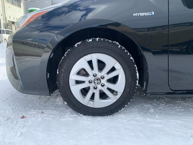 プリウス Ｓ　４ＷＤ　純正ＳＤナビＴＶ　バックカメラ　点検整備記録簿　純正１５インチＡＷ　ビルトインＥＴＣ　ＬＥＤオートライト　プライバシーガラス　スマートキー　プッシュスタート　横滑り防止装置　電動格納ミラー（38枚目）