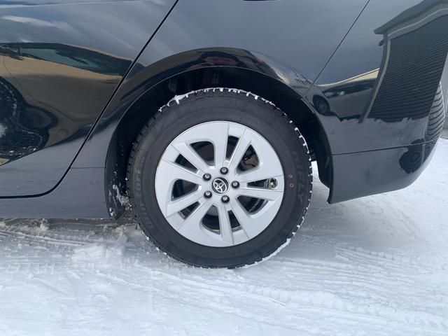 プリウス Ｓ　４ＷＤ　純正ＳＤナビＴＶ　バックカメラ　点検整備記録簿　純正１５インチＡＷ　ビルトインＥＴＣ　ＬＥＤオートライト　プライバシーガラス　スマートキー　プッシュスタート　横滑り防止装置　電動格納ミラー（39枚目）