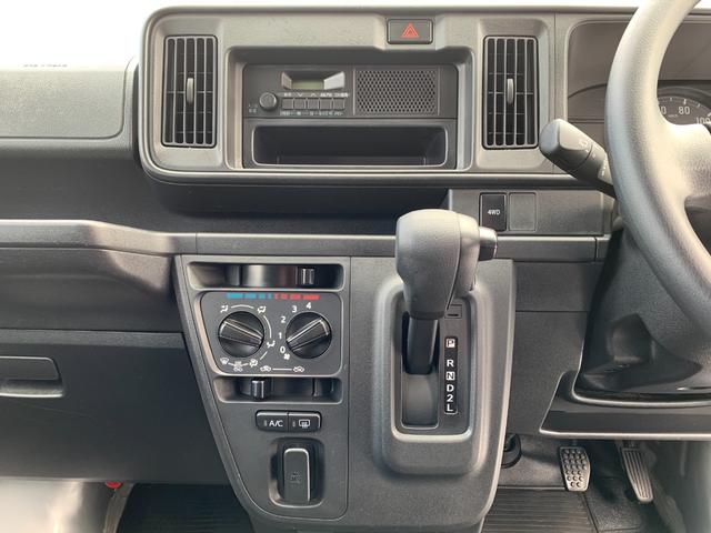 ハイゼットカーゴ スペシャル　４ＷＤ　禁煙ワンオーナー　ディーラー記録簿完備　前後ドライブレコーダー　リモコンエンジンスターター　ＬＥＤフォグランプ　エアコン　アイドリングストップ　パワーステアリング　集中ドアロック（6枚目）