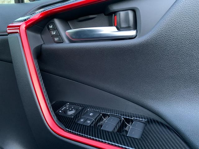 ＲＡＶ４ アドベンチャー　オフロードパッケージＩＩ　４ＷＤ　禁煙車　記録簿完備　ＢＦＧｏｏｄｒｉｃｈ２４５／６５Ｒ１７　ＲＡＹＳ　ＡＷ　純正１０．５インチナビフルセグＴＶ　バックカメラ　ＬＥＤライト　黒革パワーシート　シートヒーター＆ベンチレーション（17枚目）