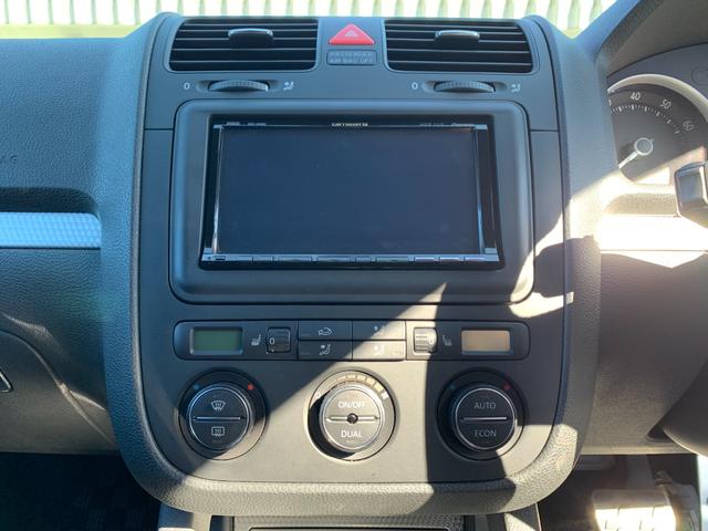 ゴルフ Ｒ３２　４ＷＤ　禁煙車　車検令和９年１２月迄　記録簿　ＨＤＤナビフルセグＴＶ　ヒーター付黒革シート　ＥＴＣ　純正１８インチアルミホイール　ＨＩＤオートヘッドライト　前後ドライブレコーダー　オートエアコン（6枚目）