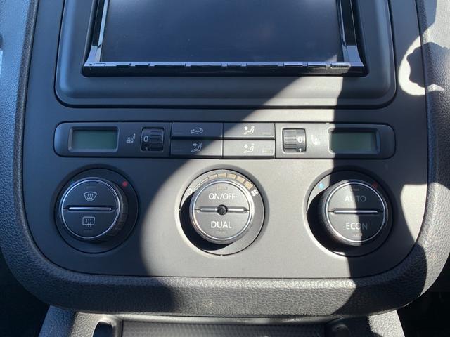 ゴルフ Ｒ３２　４ＷＤ　禁煙車　車検令和９年１２月迄　記録簿　ＨＤＤナビフルセグＴＶ　ヒーター付黒革シート　ＥＴＣ　純正１８インチアルミホイール　ＨＩＤオートヘッドライト　前後ドライブレコーダー　オートエアコン（9枚目）