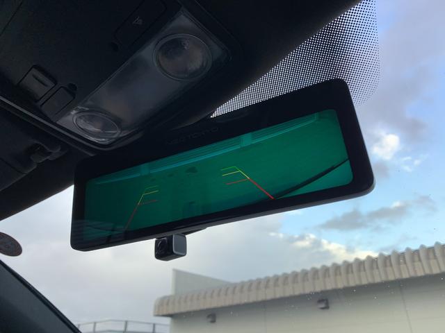 ゴルフ Ｒ３２　４ＷＤ　禁煙車　車検令和９年１２月迄　記録簿　ＨＤＤナビフルセグＴＶ　ヒーター付黒革シート　ＥＴＣ　純正１８インチアルミホイール　ＨＩＤオートヘッドライト　前後ドライブレコーダー　オートエアコン（13枚目）