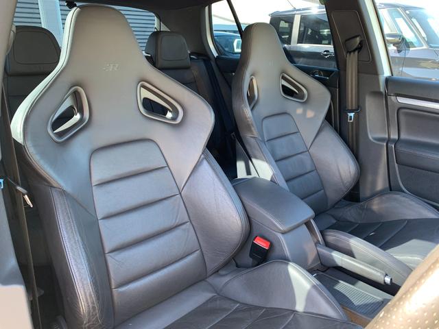 ゴルフ Ｒ３２　４ＷＤ　禁煙車　車検令和９年１２月迄　記録簿　ＨＤＤナビフルセグＴＶ　ヒーター付黒革シート　ＥＴＣ　純正１８インチアルミホイール　ＨＩＤオートヘッドライト　前後ドライブレコーダー　オートエアコン（19枚目）