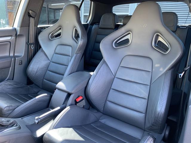 ゴルフ Ｒ３２　４ＷＤ　禁煙車　車検令和９年１２月迄　記録簿　ＨＤＤナビフルセグＴＶ　ヒーター付黒革シート　ＥＴＣ　純正１８インチアルミホイール　ＨＩＤオートヘッドライト　前後ドライブレコーダー　オートエアコン（21枚目）