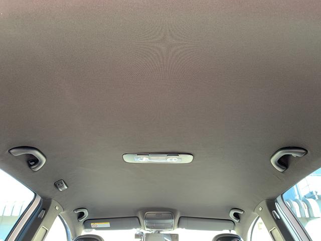 ゴルフ Ｒ３２　４ＷＤ　禁煙車　車検令和９年１２月迄　記録簿　ＨＤＤナビフルセグＴＶ　ヒーター付黒革シート　ＥＴＣ　純正１８インチアルミホイール　ＨＩＤオートヘッドライト　前後ドライブレコーダー　オートエアコン（28枚目）