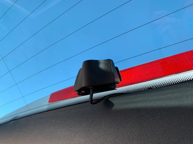 ゴルフ Ｒ３２　４ＷＤ　禁煙車　車検令和９年１２月迄　記録簿　ＨＤＤナビフルセグＴＶ　ヒーター付黒革シート　ＥＴＣ　純正１８インチアルミホイール　ＨＩＤオートヘッドライト　前後ドライブレコーダー　オートエアコン（29枚目）