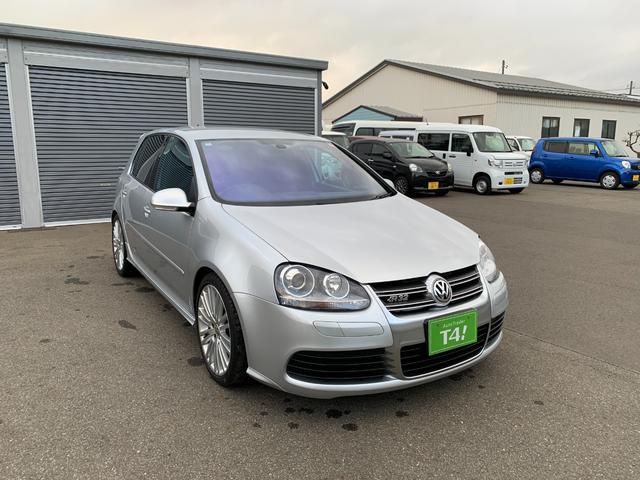 ゴルフ Ｒ３２　４ＷＤ　禁煙車　車検令和９年１２月迄　記録簿　ＨＤＤナビフルセグＴＶ　ヒーター付黒革シート　ＥＴＣ　純正１８インチアルミホイール　ＨＩＤオートヘッドライト　前後ドライブレコーダー　オートエアコン（40枚目）