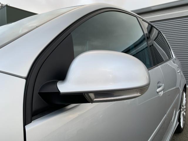 ゴルフ Ｒ３２　４ＷＤ　禁煙車　車検令和９年１２月迄　記録簿　ＨＤＤナビフルセグＴＶ　ヒーター付黒革シート　ＥＴＣ　純正１８インチアルミホイール　ＨＩＤオートヘッドライト　前後ドライブレコーダー　オートエアコン（50枚目）