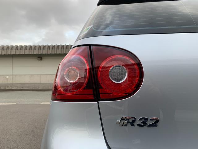 ゴルフ Ｒ３２　４ＷＤ　禁煙車　車検令和９年１２月迄　記録簿　ＨＤＤナビフルセグＴＶ　ヒーター付黒革シート　ＥＴＣ　純正１８インチアルミホイール　ＨＩＤオートヘッドライト　前後ドライブレコーダー　オートエアコン（51枚目）
