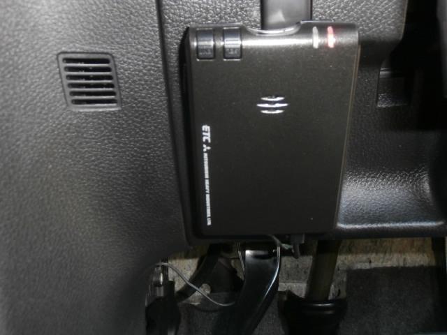 セレナ ハイウェイスター　Ｖエアロセレクション　スマートキー　両側パワースライドドア　ナビ　地デジ　フリップダウンモニター　ＤＶＤビデオ　ブルートゥースオーディオ　ＥＴＣ　ＨＩＤライト　社外ＡＷ　冬タイヤＡＷ付き　全点検記録簿付き　８人乗（33枚目）