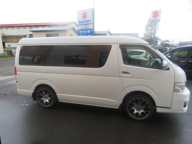 ハイエースワゴン ＧＬ　４ＷＤ　１０人乗り　パワースライド　ナビ　バックカメラ　ＥＴＣ（3枚目）