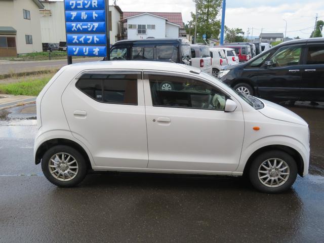 アルト L 4WDアイドリングストップ機能 衝突軽減前後センサー 社外ナビ バックカメラ ブルトウース機能 ETC スタッドレスタイヤ キーレス 禁煙車 電動格納ミラー ドアミラーボデイ同色(3枚目)