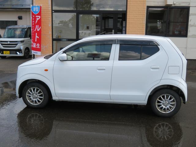 アルト L 4WDアイドリングストップ機能 衝突軽減前後センサー 社外ナビ バックカメラ ブルトウース機能 ETC スタッドレスタイヤ キーレス 禁煙車 電動格納ミラー ドアミラーボデイ同色(4枚目)