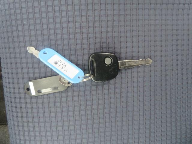 アルト L 4WDアイドリングストップ機能 衝突軽減前後センサー 社外ナビ バックカメラ ブルトウース機能 ETC スタッドレスタイヤ キーレス 禁煙車 電動格納ミラー ドアミラーボデイ同色(33枚目)