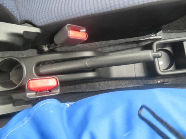 アルト L 4WDアイドリングストップ機能 衝突軽減前後センサー 社外ナビ バックカメラ ブルトウース機能 ETC スタッドレスタイヤ キーレス 禁煙車 電動格納ミラー ドアミラーボデイ同色(35枚目)