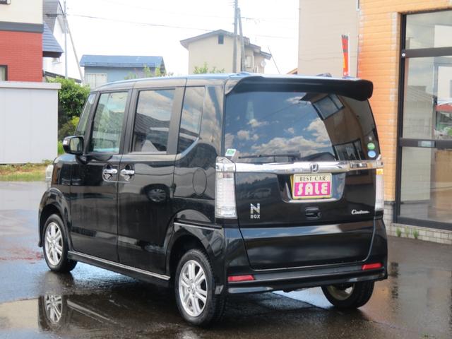 N-BOXカスタム G ターボSSパッケージ 4WD ワンオーナー 両側パワースライド 純正ナビ バックカメラ ETC 純正エアロ HIDライトフオグランプ 純正15インチアルミ 純正エンジンスターター USBケーブル フロアイルミネーション(6枚目)