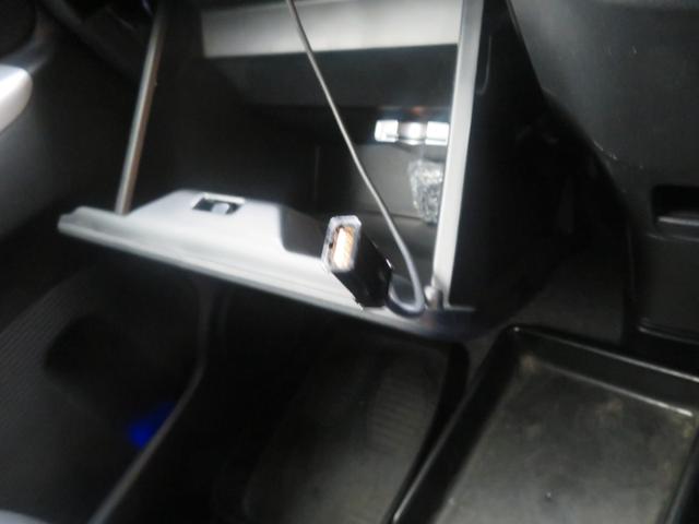 N-BOXカスタム G ターボSSパッケージ 4WD ワンオーナー 両側パワースライド 純正ナビ バックカメラ ETC 純正エアロ HIDライトフオグランプ 純正15インチアルミ 純正エンジンスターター USBケーブル フロアイルミネーション(34枚目)