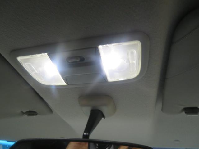 N-BOXカスタム G ターボSSパッケージ 4WD ワンオーナー 両側パワースライド 純正ナビ バックカメラ ETC 純正エアロ HIDライトフオグランプ 純正15インチアルミ 純正エンジンスターター USBケーブル フロアイルミネーション(35枚目)