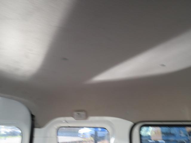エブリイ ＰＣリミテッド　４ＷＤ　セーフティサポート　リアプライバシーガラス　キーレス　パワーウインド　社外ナビ　バックカメラ　フルフラットシート　オーバーヘッドコンソール　リアパーキングセンサー（11枚目）
