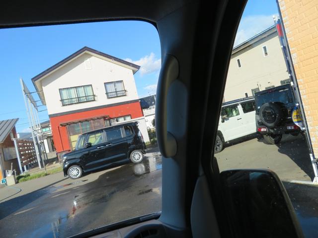 エブリイ ＰＣリミテッド　４ＷＤ　セーフティサポート　リアプライバシーガラス　キーレス　パワーウインド　社外ナビ　バックカメラ　フルフラットシート　オーバーヘッドコンソール　リアパーキングセンサー（28枚目）