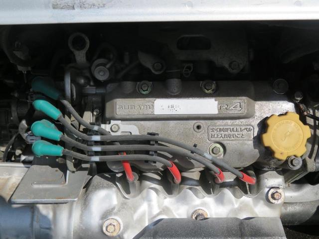 サンバートラック ＴＣ　プロフェッショナル４ＷＤ　５速マニュアル　エアコン　パワステ（11枚目）