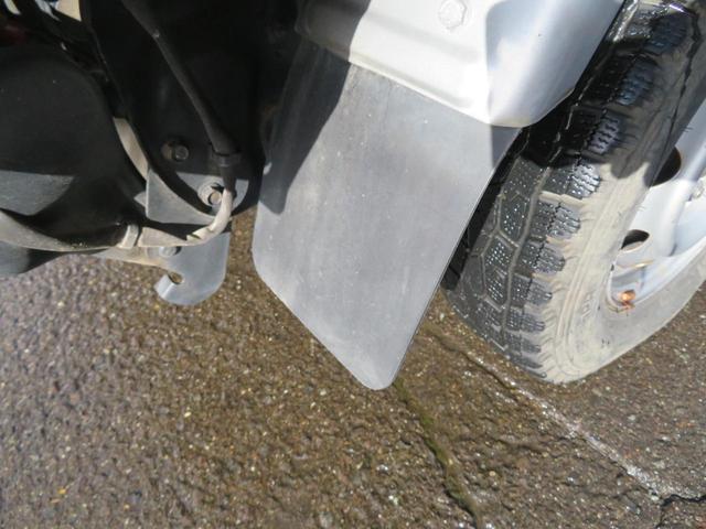 サンバートラック ＴＣ　プロフェッショナル４ＷＤ　５速マニュアル　エアコン　パワステ（18枚目）