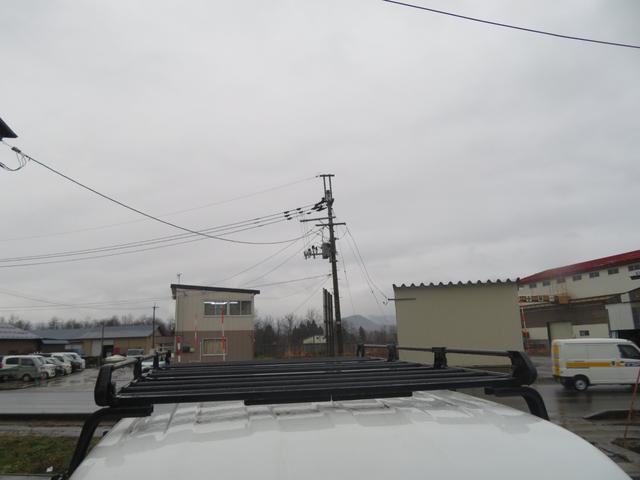 スクラム ＰＣ　スペシャルハイルーフ４ＷＤ　禁煙車　グー保証１年付き　社外ナビ　バックカメラ　ブルトウース機能　ドライブレコーダー　キーレス　セーフテイサポート　スタッドレスタイヤ付　オーバーヘッドコンソール（43枚目）