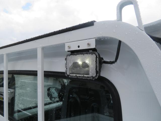 キャリイトラック ＫＣエアコン・パワステ農繁仕様　５速マニュアル４ＷＤ　４枚リーフスプリング　デフロック付き　キーレス　パワーウインド　アッパーメンバーガード　サイドバイザー　オートライト　リアパーキングセンサー　荷台作業灯（15枚目）