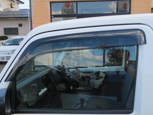 キャリイトラック ＫＣエアコン・パワステ農繁仕様　５速マニュアル４ＷＤ　４枚リーフスプリング　デフロック付き　キーレス　パワーウインド　アッパーメンバーガード　サイドバイザー　オートライト　リアパーキングセンサー　荷台作業灯（29枚目）