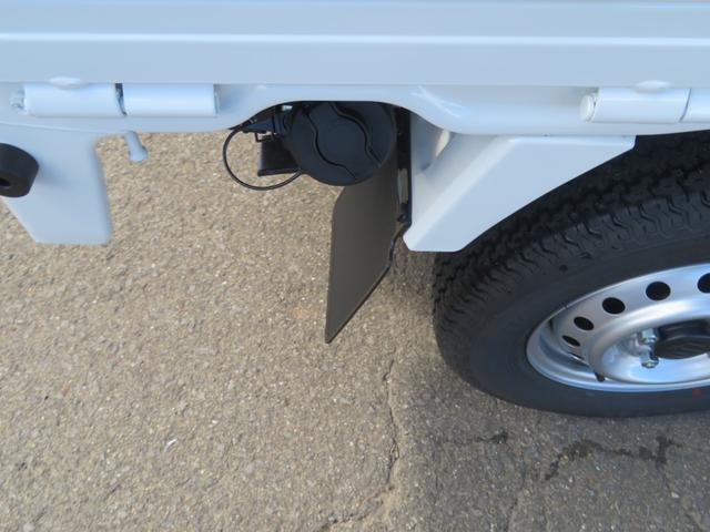 キャリイトラック ＫＣエアコン・パワステ農繁仕様　５速マニュアル４ＷＤ　４枚リーフスプリング　デフロック付き　キーレス　パワーウインド　アッパーメンバーガード　サイドバイザー　オートライト　リアパーキングセンサー　荷台作業灯（32枚目）