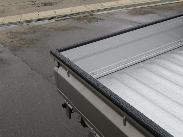 キャリイトラック ＫＣエアコン・パワステ　４ＷＤ５速マニュアル　最終型　エアコンパワステ　キーレス　パワーウインド　オートライト　アイドリングストップ機能　サイドバイザー　アッパーメンバーガード　横滑り防止（37枚目）