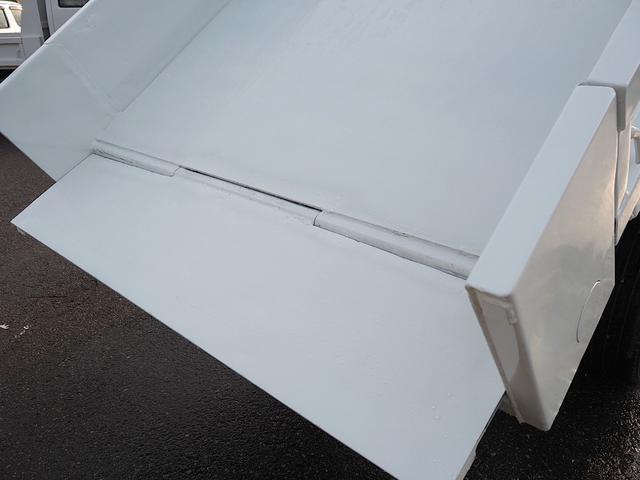 キャンター 全低床強化ダンプ　４ＷＤ　２ｔ積　Ｌゲート（9枚目）