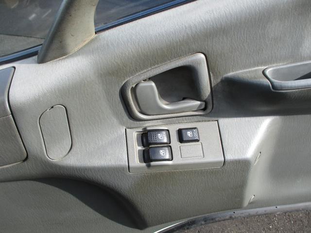 キャンター 全低床　４ＷＤ　荷台塗装済　荷台床板張替済　最大積載量１５００ｋｇ（10枚目）