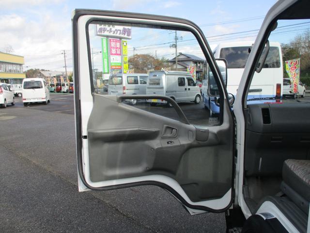 キャンター 全低床　４ＷＤ　荷台塗装済　荷台床板張替済　最大積載量１５００ｋｇ（11枚目）