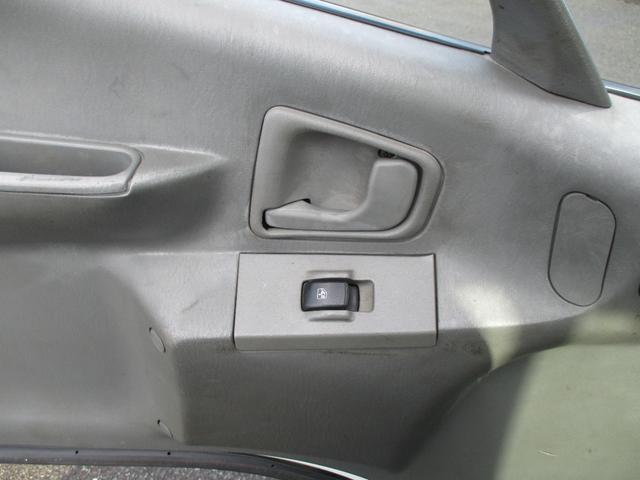 キャンター 全低床　４ＷＤ　荷台塗装済　荷台床板張替済　最大積載量１５００ｋｇ（12枚目）