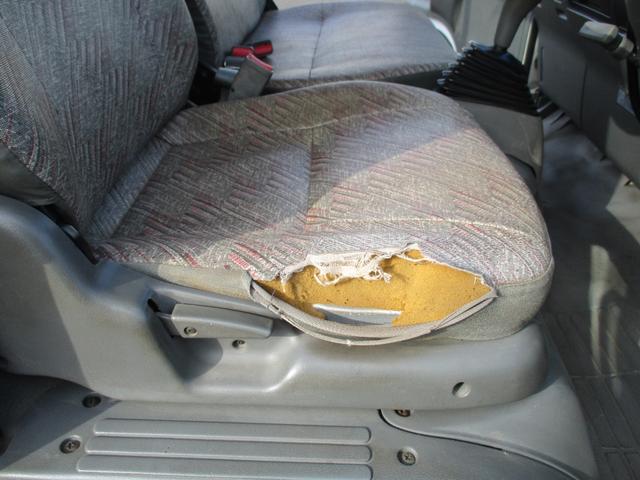 キャンター 全低床　４ＷＤ　荷台塗装済　荷台床板張替済　最大積載量１５００ｋｇ（14枚目）