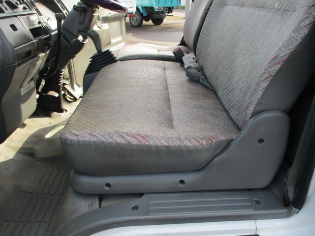 キャンター 全低床　４ＷＤ　荷台塗装済　荷台床板張替済　最大積載量１５００ｋｇ（16枚目）